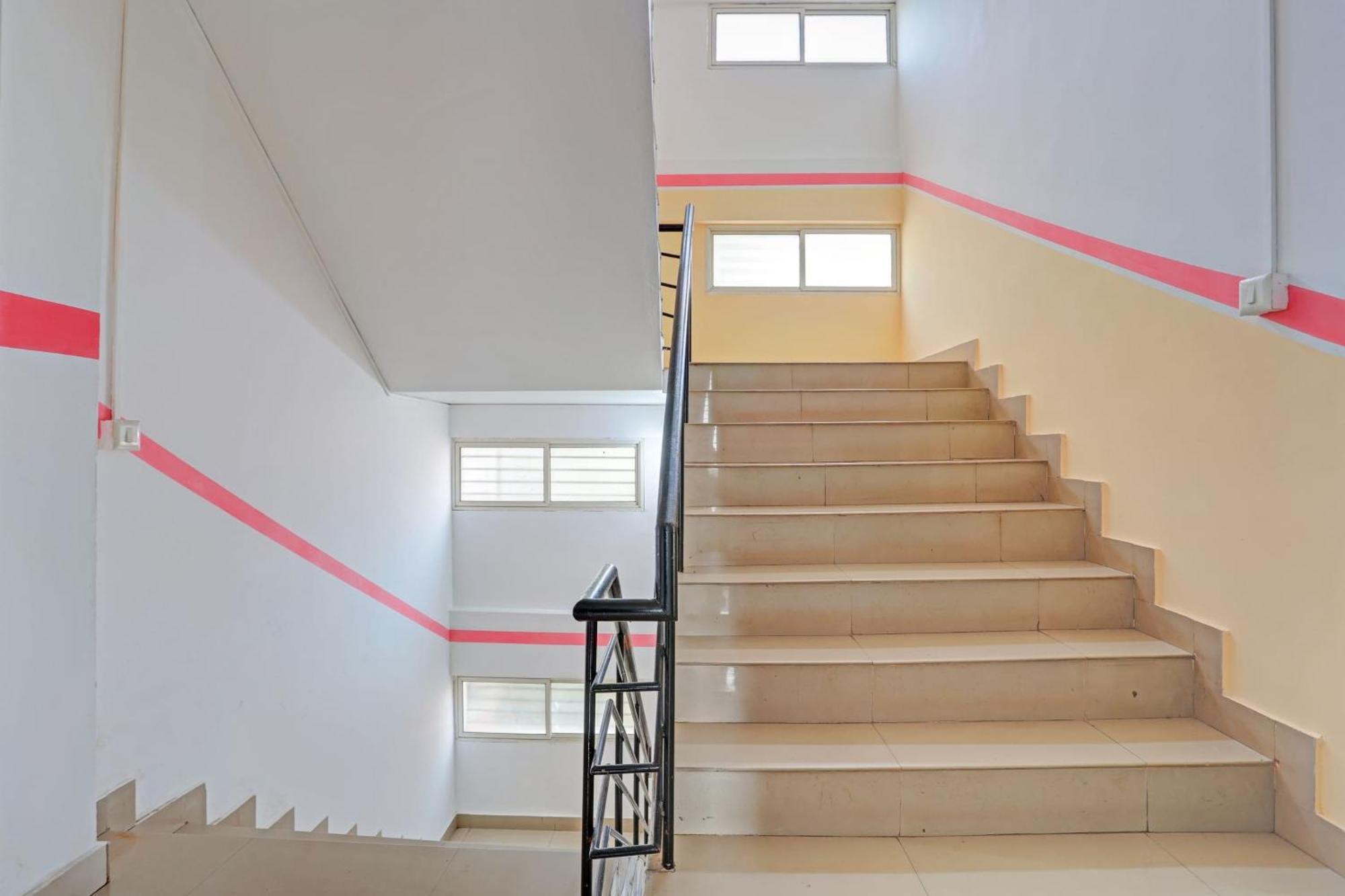 Hotel Spot On The New View Regency Thiruvananthapuram Exterior foto